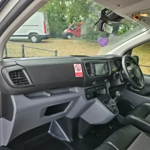 2019 Peugeot Expert 1400 2.0 BlueHDi 120 Professional Van plus vat ! PANEL VAN Diesel Manual - Image 5