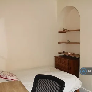 1 bedroom in Hunter Street, Northampton, NN1 (#2585669) - Image 6