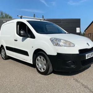 2013 Peugeot Partner 625 1.6 HDi 75 Professional Van PANEL VAN Diesel Manual - Image 3