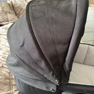 Black mamas and papas pram top - Image 3