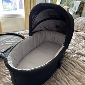 Black mamas and papas pram top - Image 4