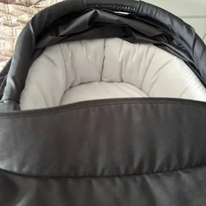 Black mamas and papas pram top