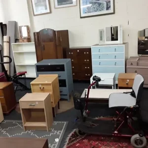 Chrome & frosted glass side table Low Cost Moves 2nd Hand Furniture STALYBRIDGE SK15 3DN - Image 7