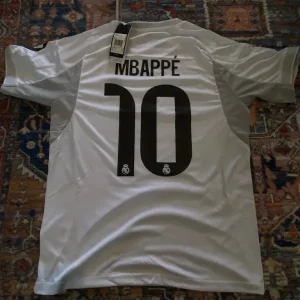 Real Madrid Home Kit 2024-25 – Emirates Fly Better – Adidas - Image 2