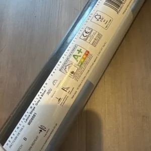 6 x Grey/silver stripey wallpaper - Image 3