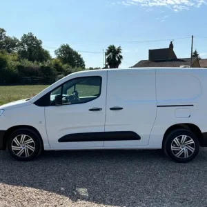 2020 Vauxhall Combo 1.5 Turbo D 2300 Edition Crew Van L2 Euro 6 (s/s) 4dr PANEL VAN Diesel Manual - Image 3