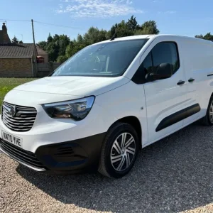 2020 Vauxhall Combo 1.5 Turbo D 2300 Edition Crew Van L2 Euro 6 (s/s) 4dr PANEL VAN Diesel Manual - Image 5