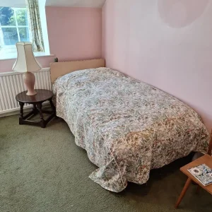 Single bed with head board - Image 4