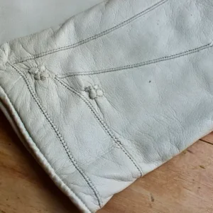 Vintage Cream Ladies Soft Leather Gloves Size 7.5 - Image 4