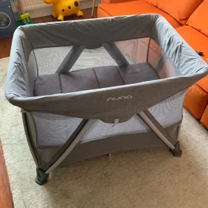 Nuna Sena Aire travel cot - Grey
