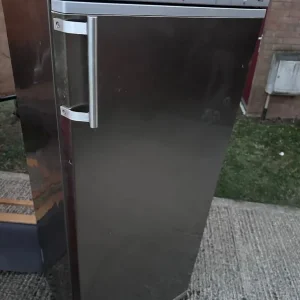 Tall Freezer in £85 | Can deliver nearby - Image 2