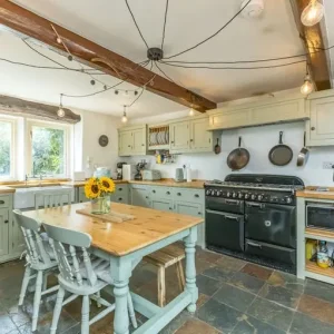 A charming grade II listed late 18th century 4 bedroom detached family home - Image 2