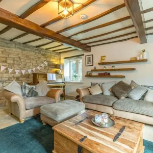 A charming grade II listed late 18th century 4 bedroom detached family home - Image 7