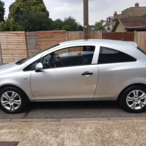 2009 Vauxhall Corsa 1.2i 16v Active Hatchback 3dr Petrol Manual Long MOT & ULEZ Exempt - Image 4