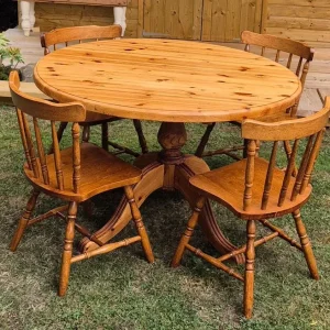 Pine table and chairs - Image 2