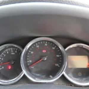 2016 Dacia Sandero 1.5 dCi Laureate Hatchback 5dr Diesel Manual Euro 6 (s/s) (90 - Image 8