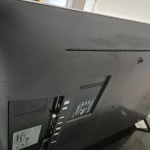 Negotiable price - Samsung 43 inch 4 years old but like new - Image 2