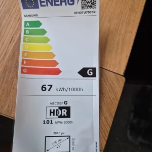 Negotiable price - Samsung 43 inch 4 years old but like new - Image 3