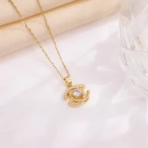 stylish pendant with zircon detail - Image 3