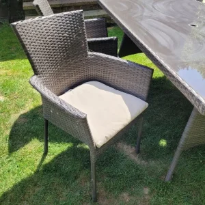 Rattan garden table with four chairs, delivery available - Image 4