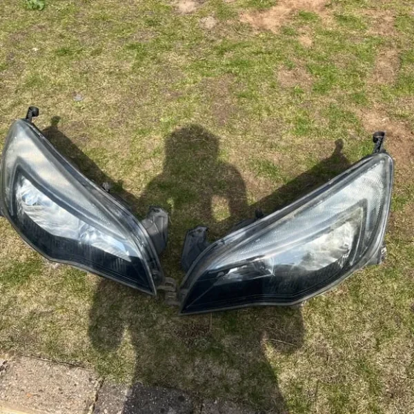 Vauxhall Astra 2010 headlights