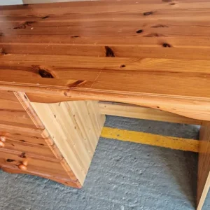 Small pine desk - Image 2