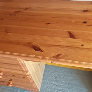 Small pine desk - Image 6