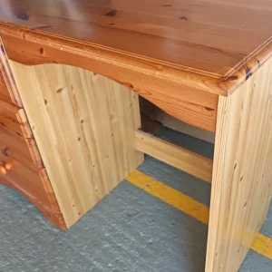 Small pine desk - Image 7