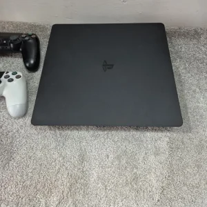 PS4 2 controllers - Image 3