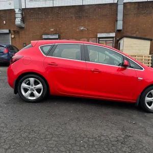 Vauxhall, ASTRA, Hatchback, 2011, Manual, 1956 (cc), 5 doors - Image 3