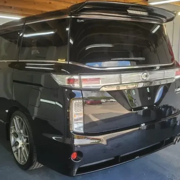 Nissan egrand e52 rider 2.5 auto in black japanese import only 57k miles 2014