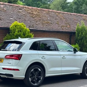 2019 Audi Q5 2.0 TDI 40 Black Edition S Tronic quattro Euro 6 (s/s) 5dr SUV Diesel Automatic - Image 4