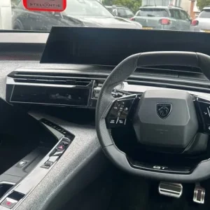 2024 Peugeot 3008 1.2 MHEV GT SUV 5dr Petrol Hybrid e-DSC Euro 6 (s/s) (136 ps) SUV Hybrid Automatic - Image 4