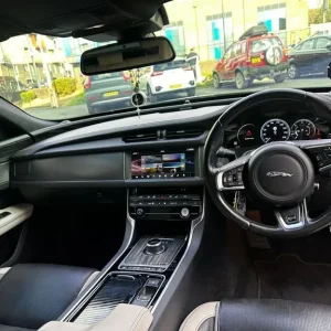 Jaguar, XF, Saloon, 2017, Other, 2993 (cc), 4 doors - Image 2