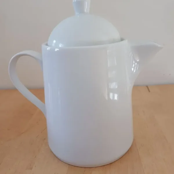 Mika teapot with lid