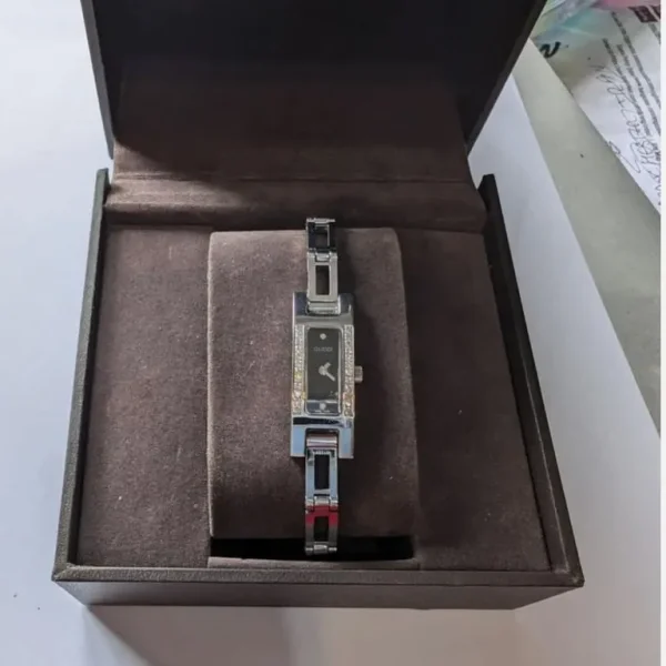 Gucci 3900L ladies diamond watch