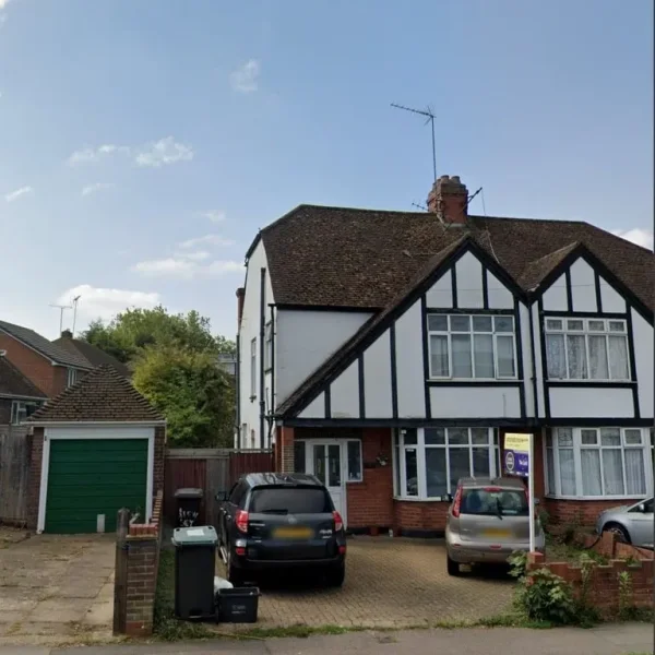 DOOUBLE ROOM OPPOSITE THE HOSPITAL