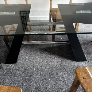 Glass dining table - Image 2