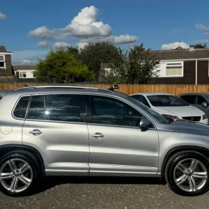 2016 Volkswagen Tiguan 2.0 TDi BlueMotion Tech R-Line Edition 150 5dr DSG ESTATE Diesel Automatic - Image 7
