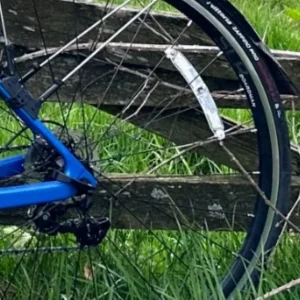 Boardman SLR 8.9 carbon road bike – large frame, lightweight, with full kit - Image 3