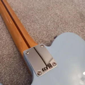 Fender vintera electric guitar - Image 4