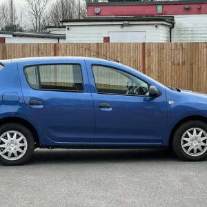 Dacia Sandero 0.9cc 2013 £35 road tax - Image 2