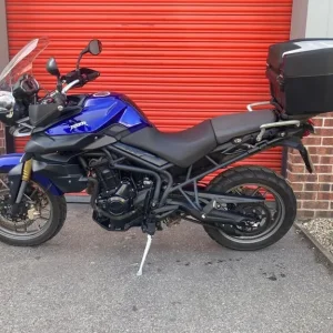 TRIUMPH TIGER 800,ABS,13,153 MILES,TOP BOX,HEATED GRIPS,HANDGUARDS,FULL HISTORY - Image 2