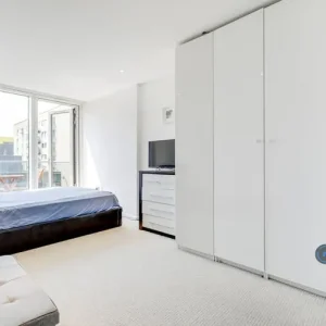 1 bedroom flat in Ability Place, London, E14 (1 bed) (#2584725) - Image 2