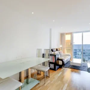 1 bedroom flat in Ability Place, London, E14 (1 bed) (#2584725) - Image 6