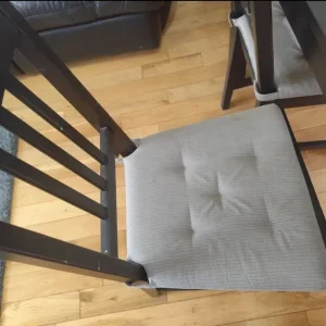 6 seater dinning table extendable to 8 seater plus 8 chairs - Image 5