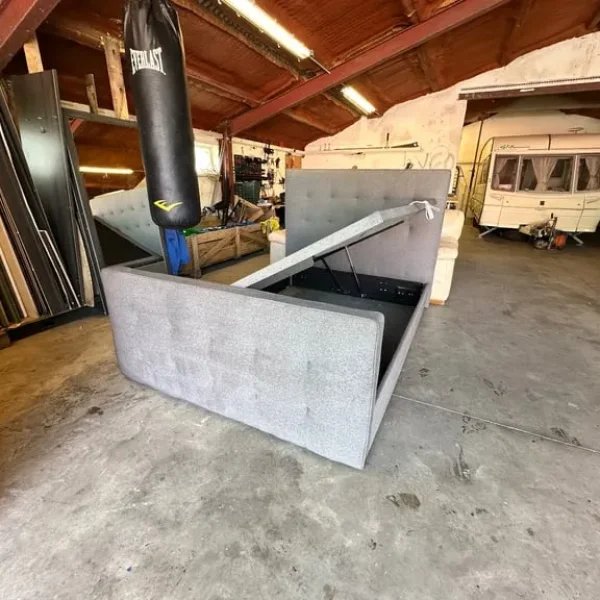 Lovely king size bed 🛌