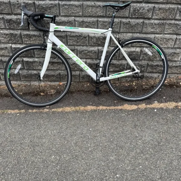 Carrera Vanquish Road Bike White and Green