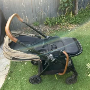 Nina Triv bassinet and toddler seat - Image 8