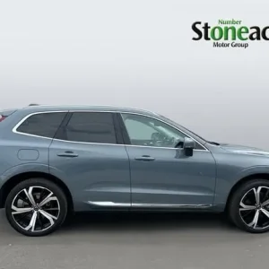2024 Volvo XC60 Recharge Ultimate, T8 AWD Plug-in hybrid, Electric/Petrol, Bright ESTATE Petrol/E... - Image 3